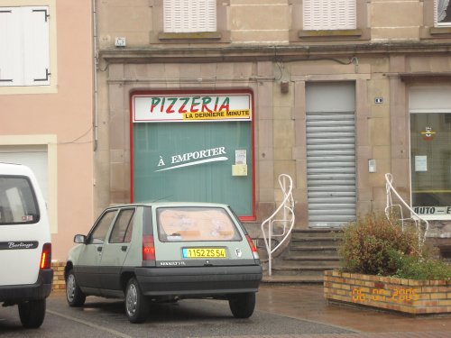 Pizzéria (cliquez sur la vitrine)